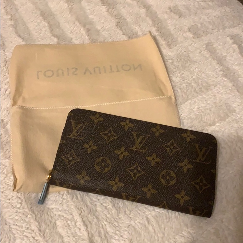 Louis Vuitton zip wallet